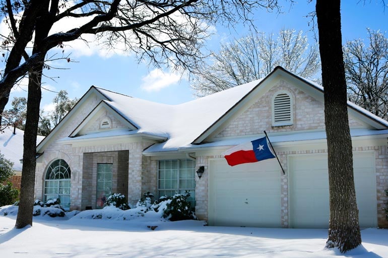 texas-house-under-snow