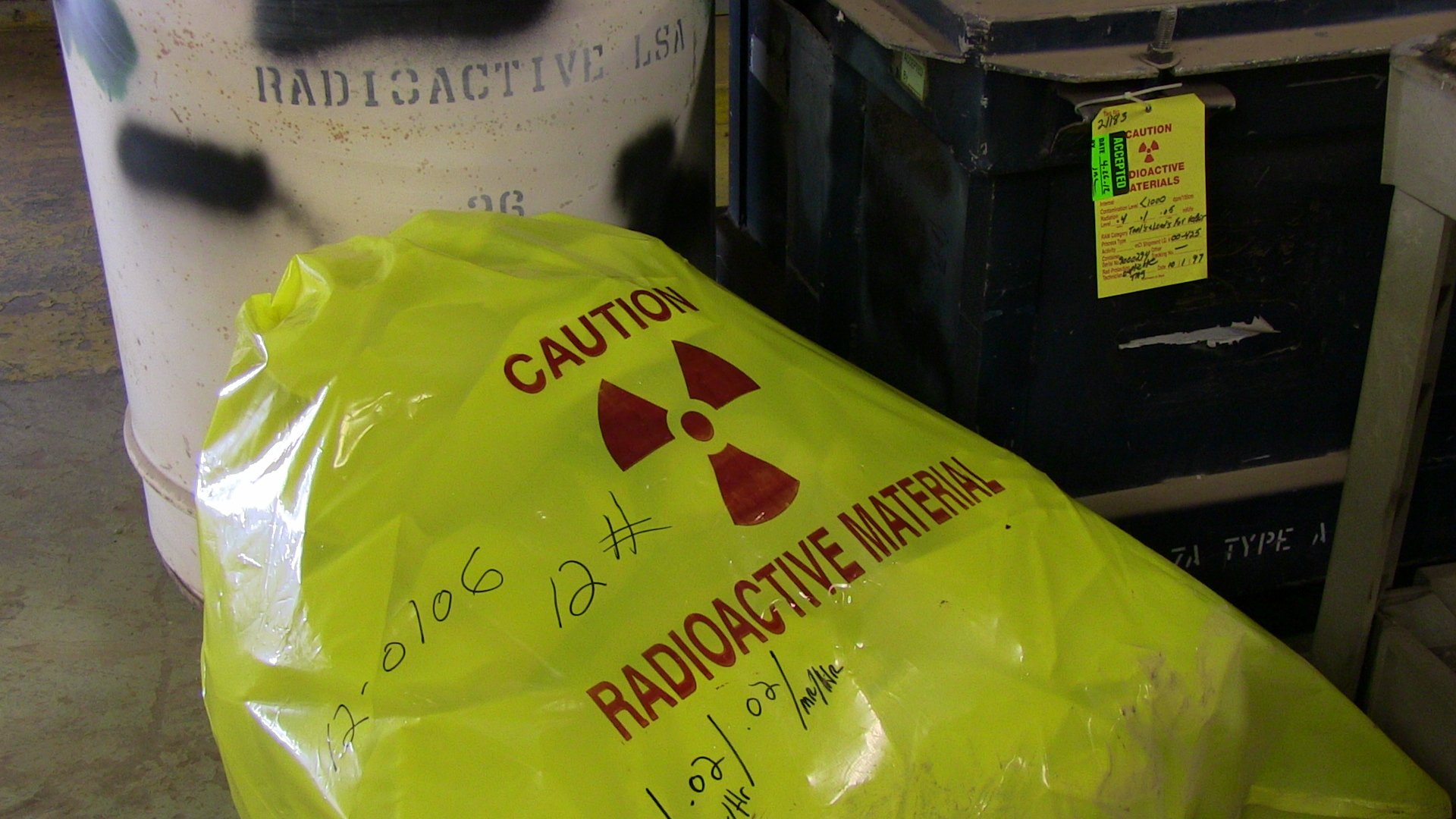 caution-radioactive-materials-bag