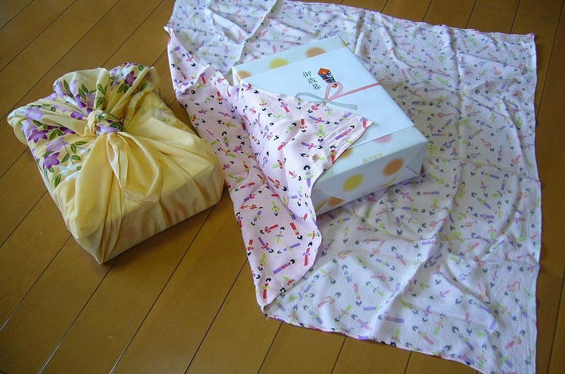 japanese-furoshiki-wrapping